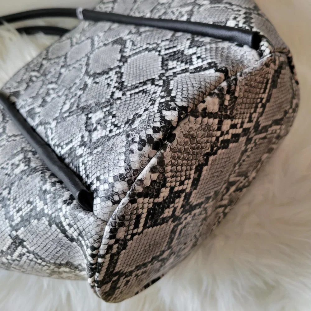 Park Ave Collection Oversized Faux Snake Tote